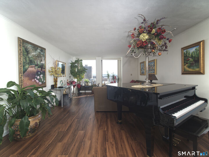 Property Photo:  1 Gold Street Apt 12G  CT 06103 