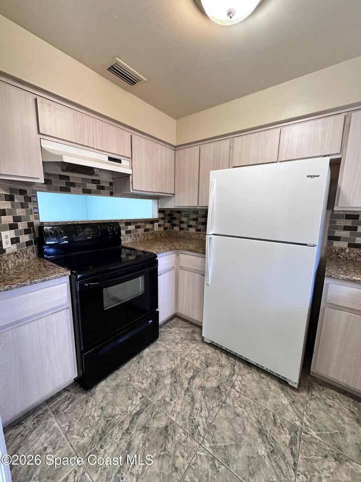 Property Photo: 2073 Clover Street NE FL 32905