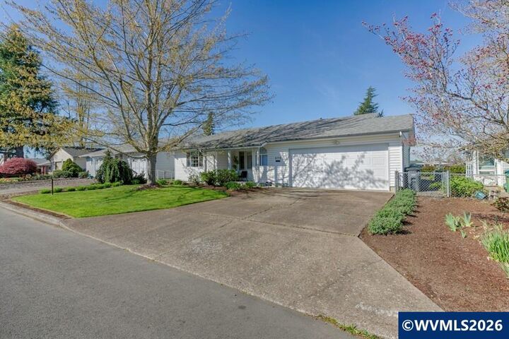 Property Photo: 575 N Cascade Dr OR 97071