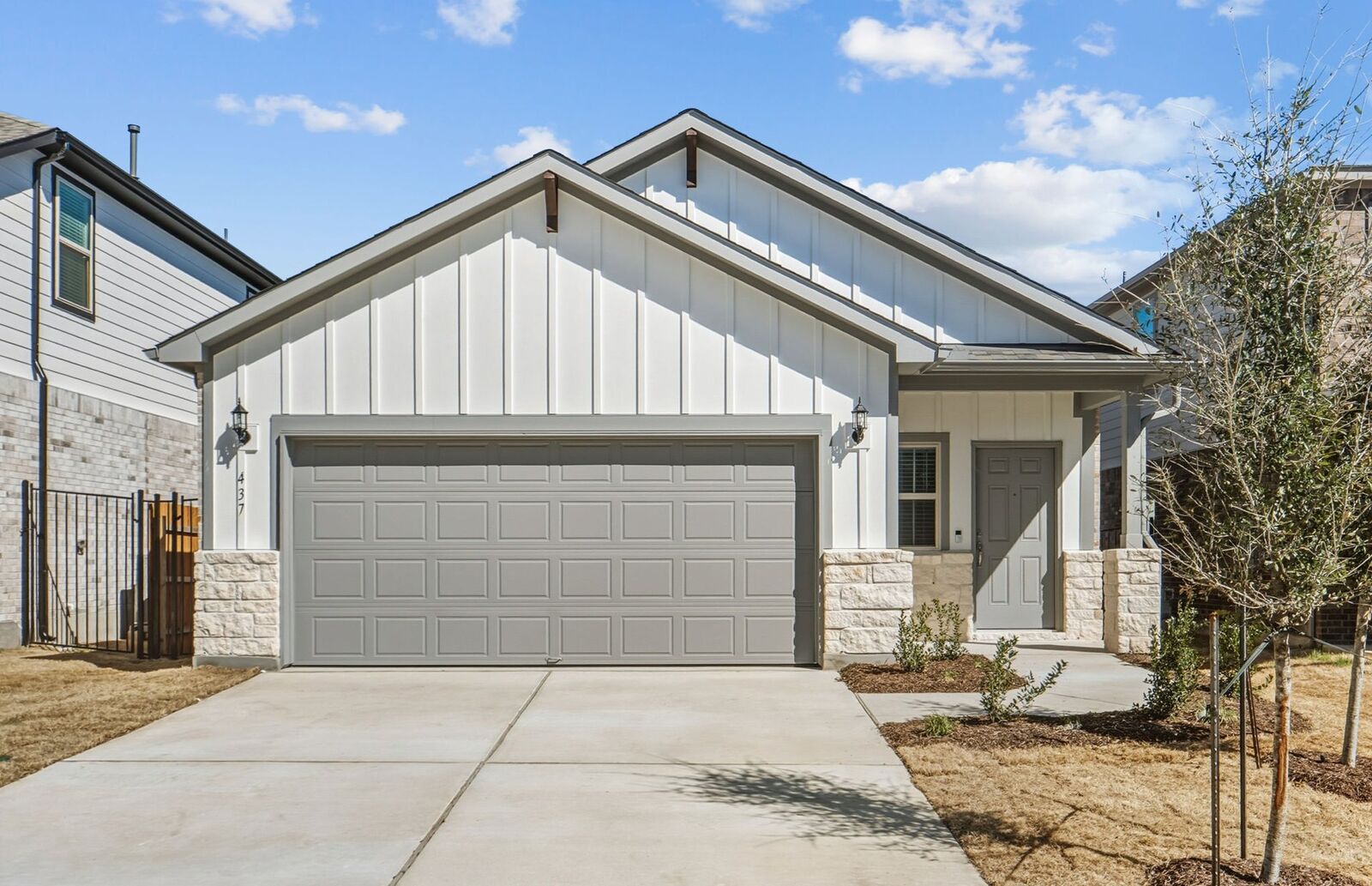 Property Photo:  437 Bristlecone Bend  TX 78642 