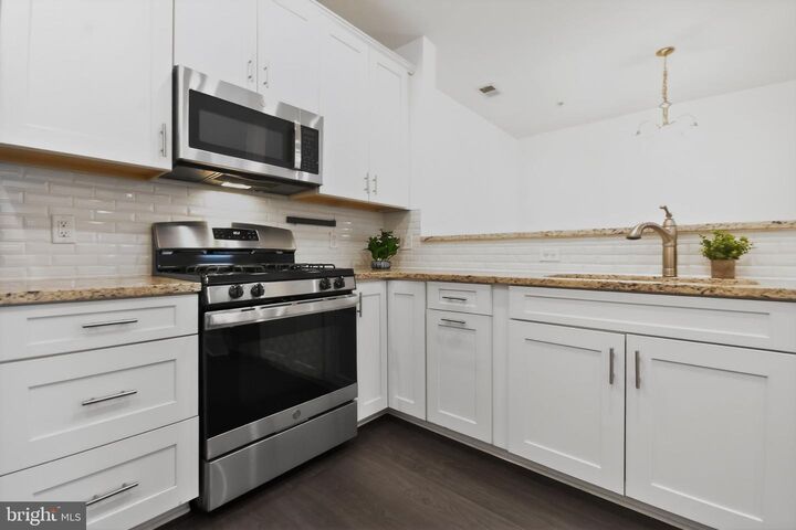 Property Photo:  626 Marion Lane  NJ 08831 