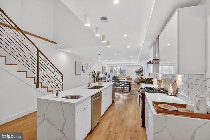 Property Photo:  1125 Morse Street NE 1  DC 20002 