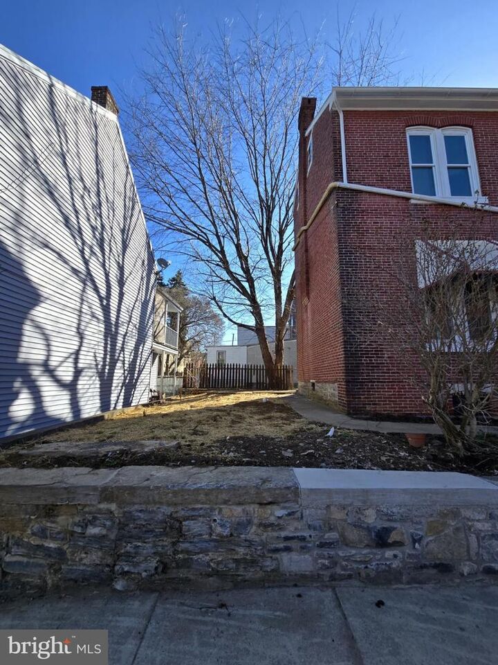 Property Photo:  40 S 11th Street  PA 17042 