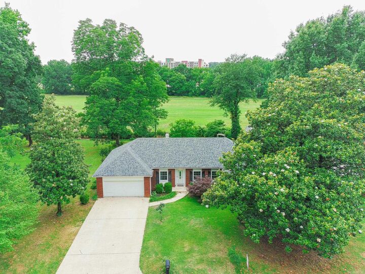 Property Photo: 411 Lynne Court AR 72405