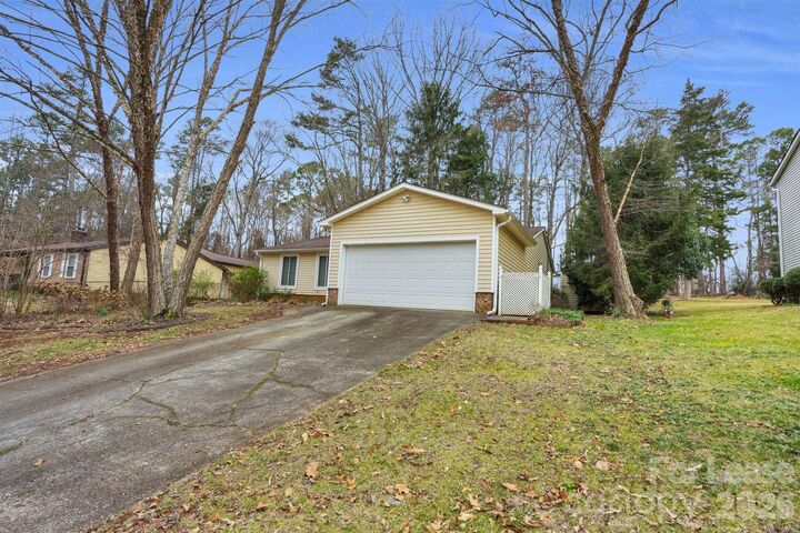 Property Photo:  2427 Studley Place  NC 28212 