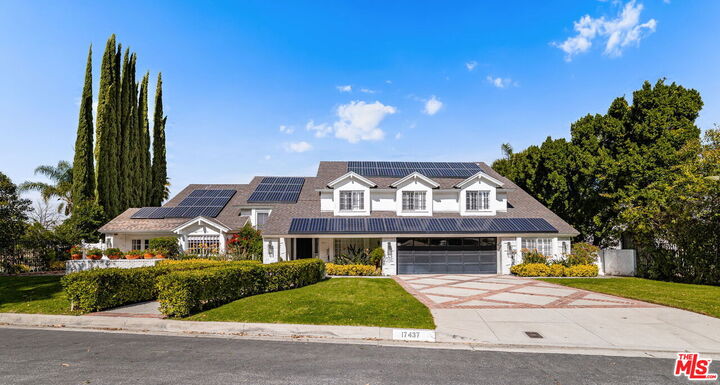 Property Photo: 17437 Tarzana St CA 91316