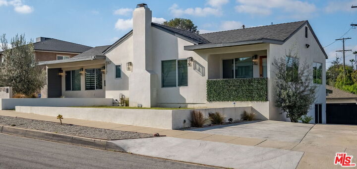 Property Photo:  5317 Valley Ridge Ave  CA 90043 