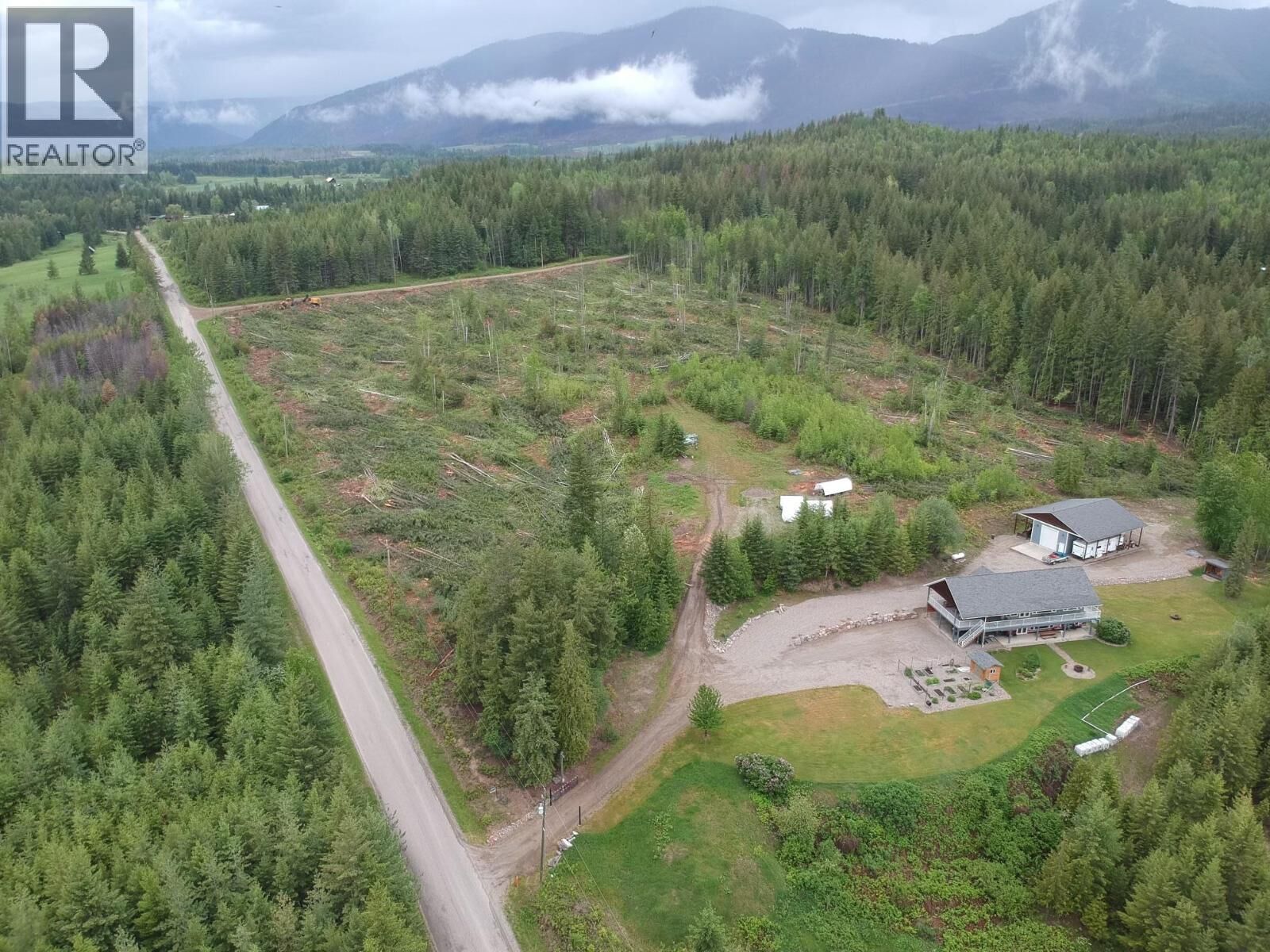 Photo de la propriété:  6137 Line 17 Road  BC V0E 1M7 