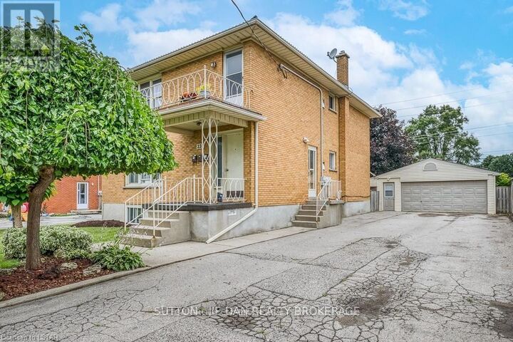 Property Photo:  228 Burnside Drive  ON N5V 1B9 