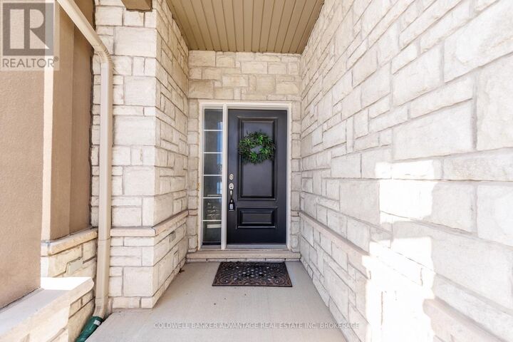 Property Photo:  6 Falcon Drive  ON L3C 0B2 