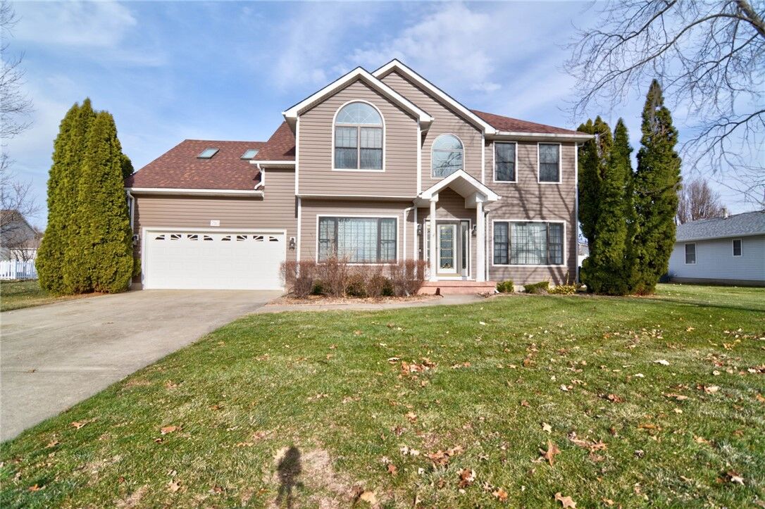 Property Photo:  760 W Forsyth Parkway  IL 62535 