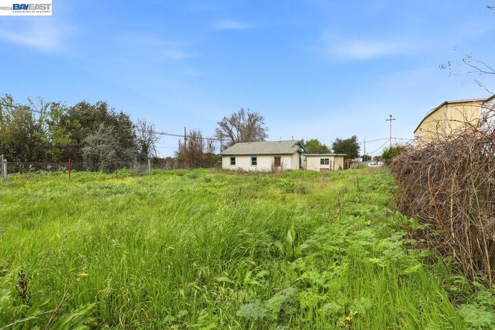 Property Photo:  841 San Felipe Rd  CA 95023 