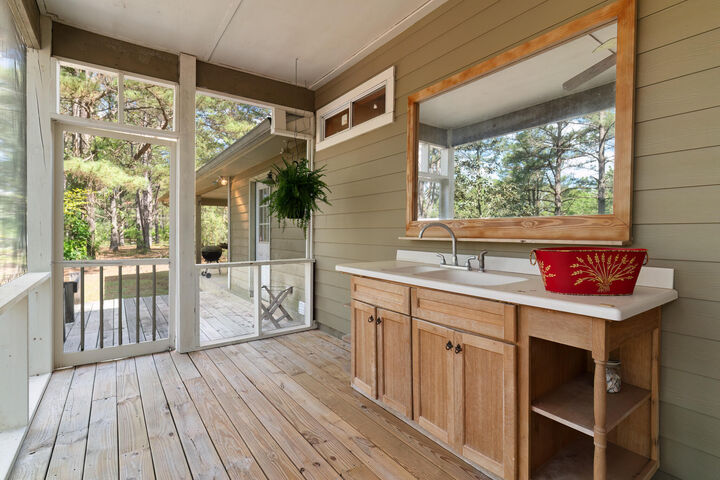 Property Photo:  4353 Poverty Creek Road  FL 32539 