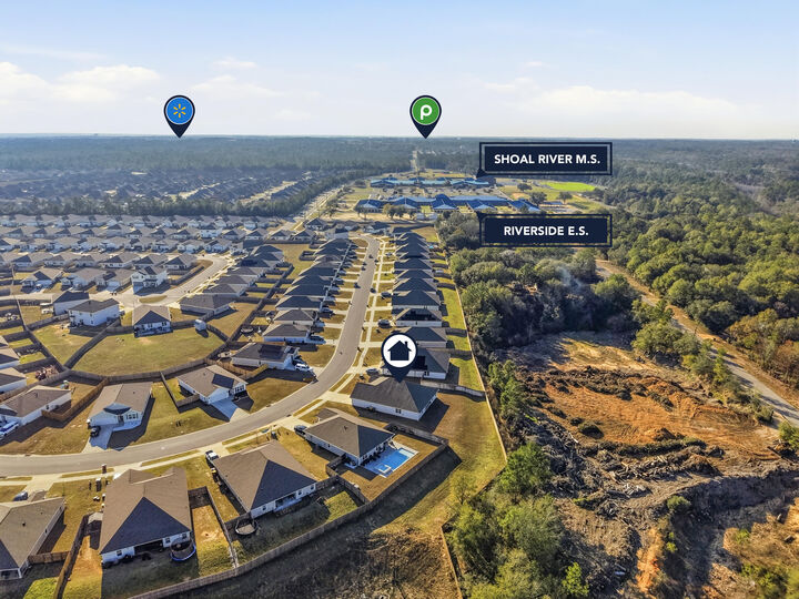 Property Photo:  832 Otto Loop  FL 32539 