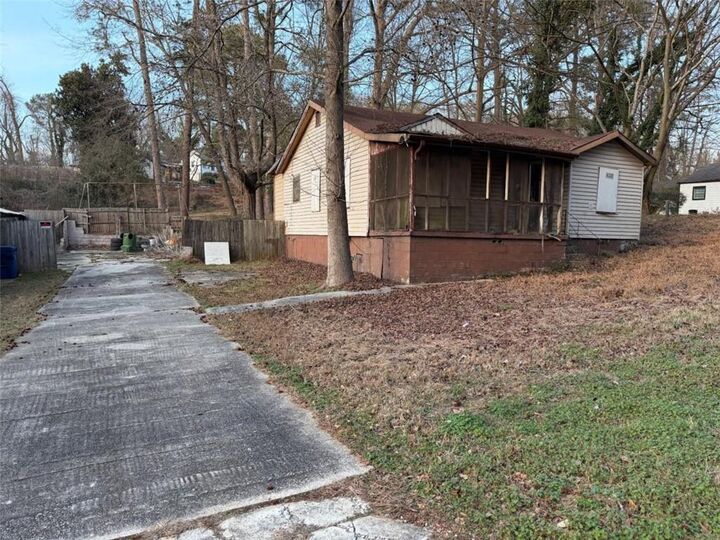 Property Photo: 2105 Baker Road NW GA 30314