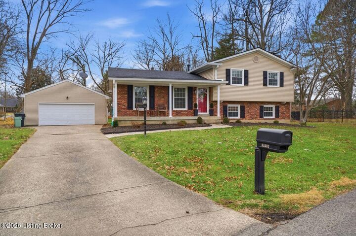 Property Photo:  11102 Berwick Pl  KY 40243 