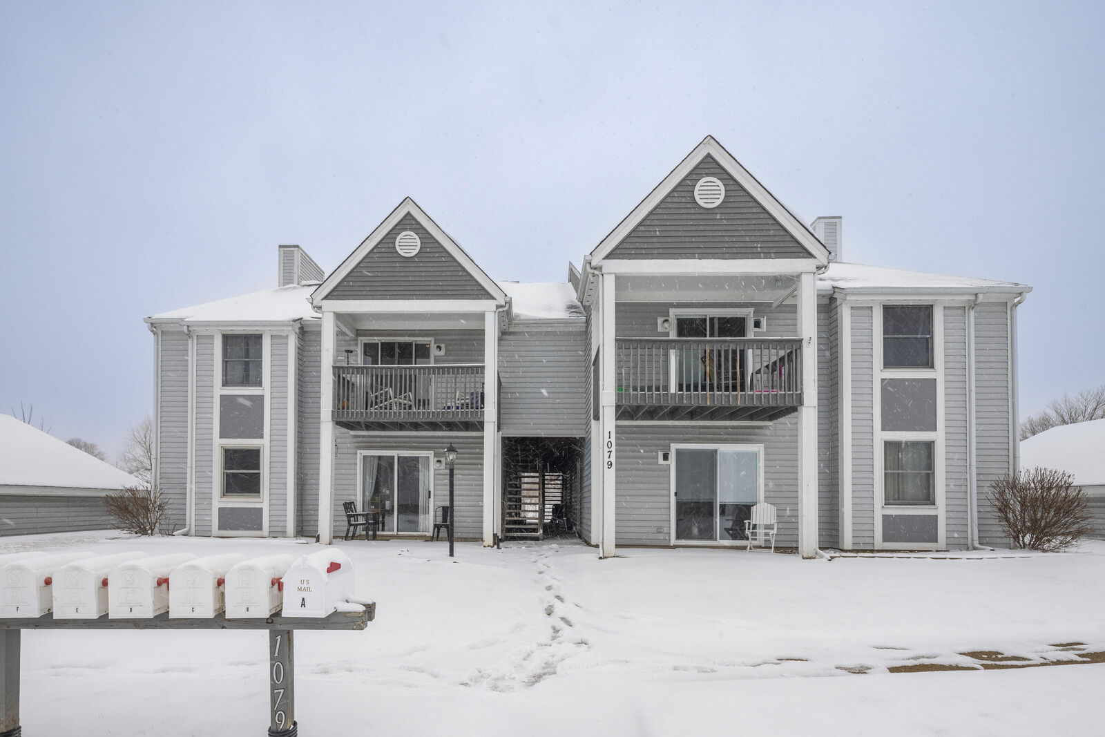 Property Photo:  1079 Millpond Road E  IN 46385 