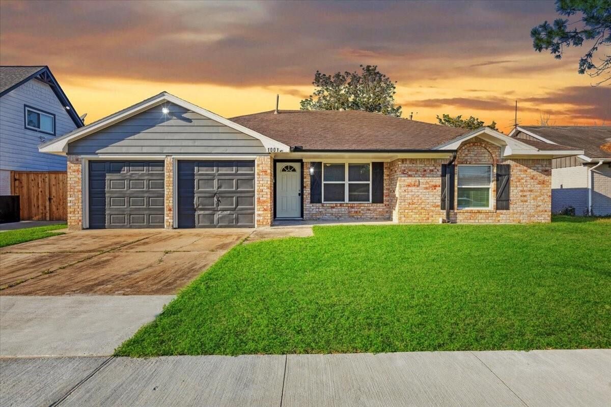 Property Photo: 10019 Kirkdale Drive TX 77089