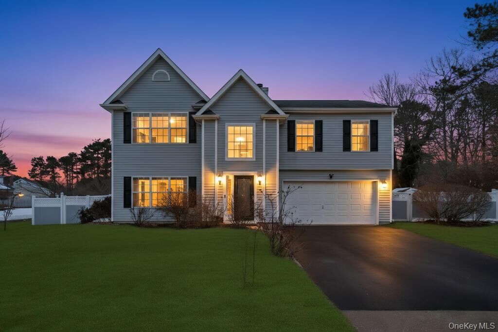 Property Photo:  1 Vinyard Way  NY 11727 