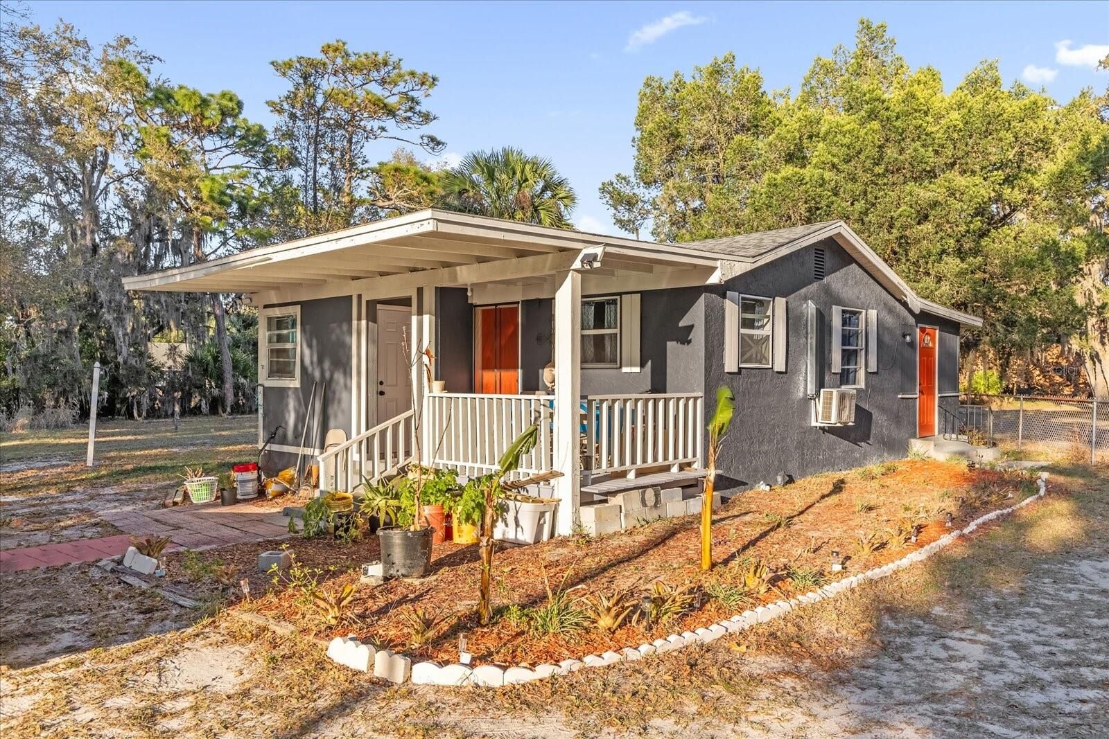 Property Photo: 585 Doctors Drive FL 32765