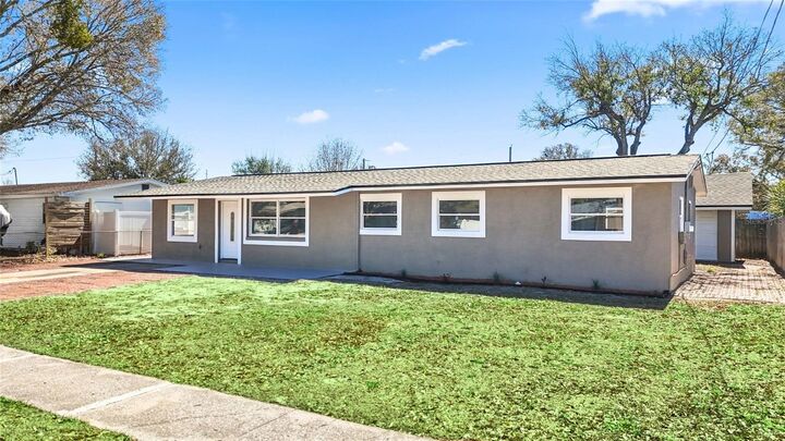 Property Photo: 4418 W Fairview Heights FL 33616