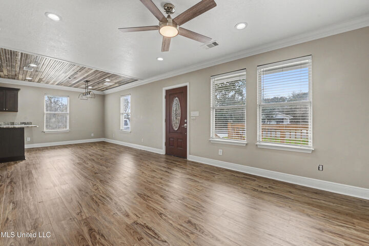 Property Photo: 2058 Pascagoula Street MS 39567