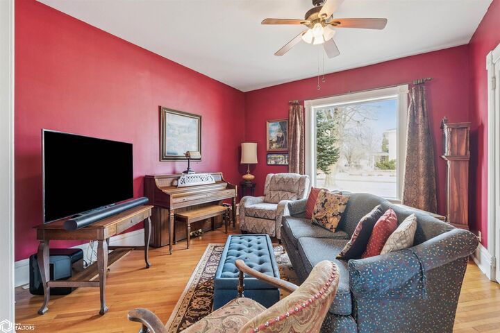 Property Photo:  1204 3rd Avenue  IA 50112 