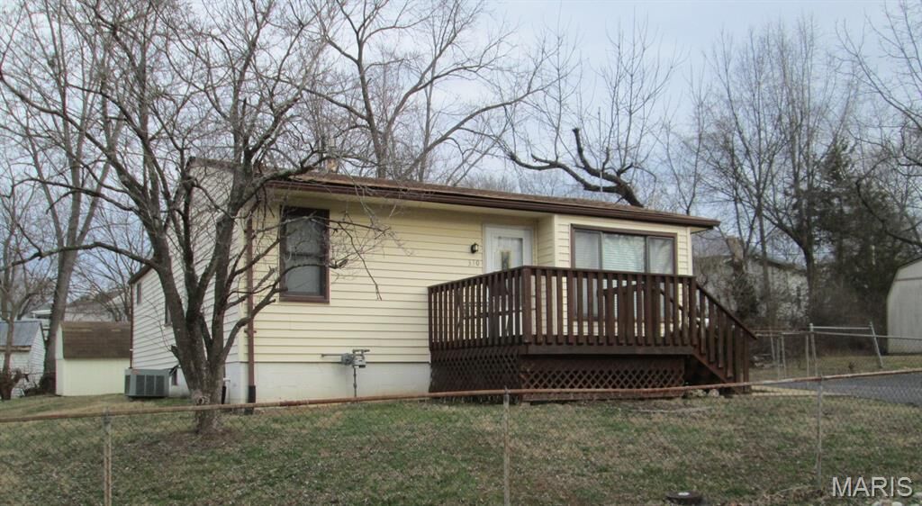 Property Photo: 330 Young Street MO 63077