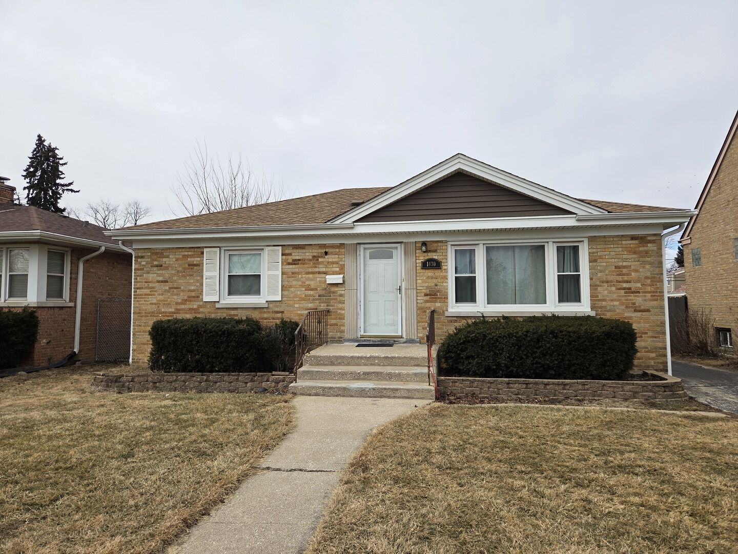 Property Photo:  1430 Evers Avenue  IL 60154 