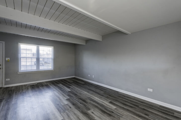 Property Photo:  2053 Westview Lane  IL 60073 