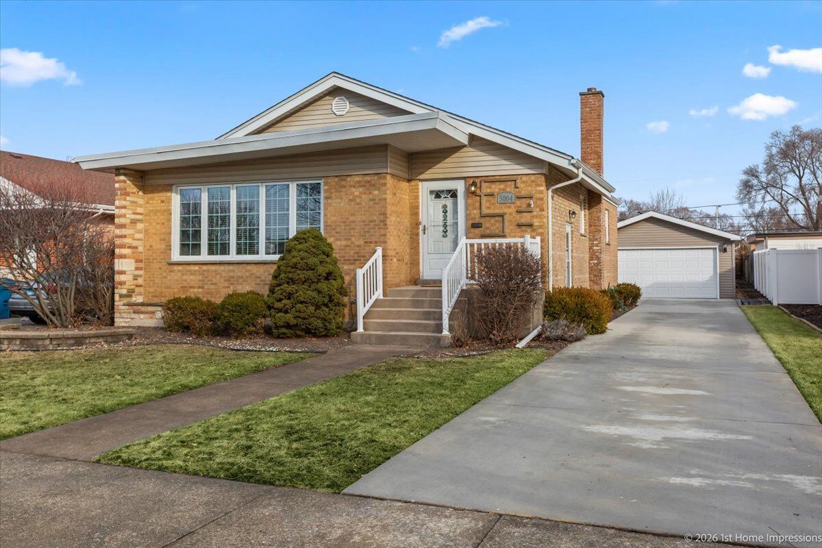 Property Photo:  5004 Harnew Road S  IL 60453 