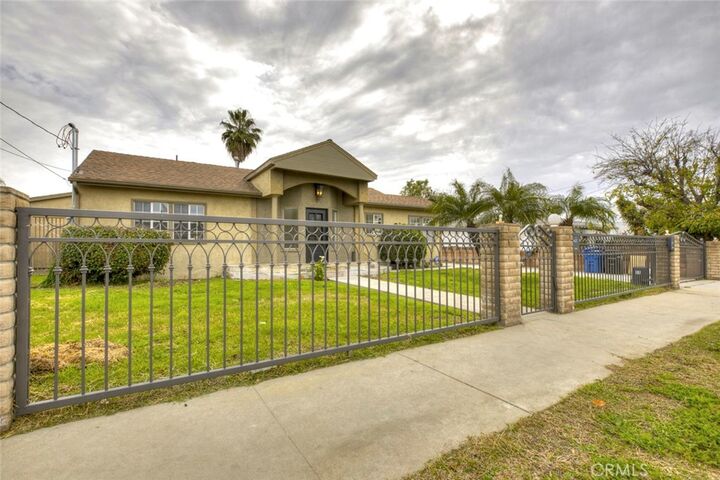 Property Photo: 6622 Varna CA 91401