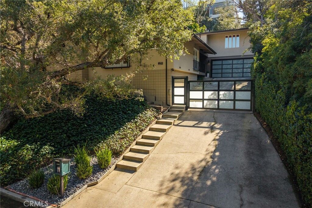Property Photo:  11922 Sunshine  CA 91604 