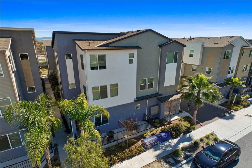 Property Photo:  319 N Standard  CA 92701 