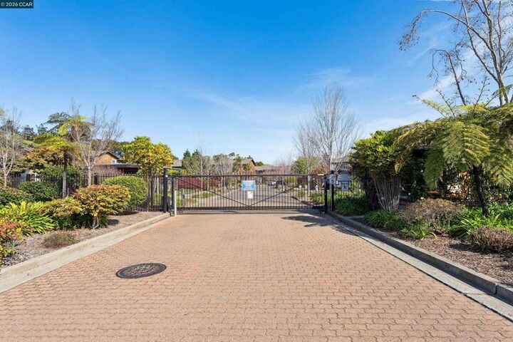 Property Photo: 405 Centre Court CA 94502