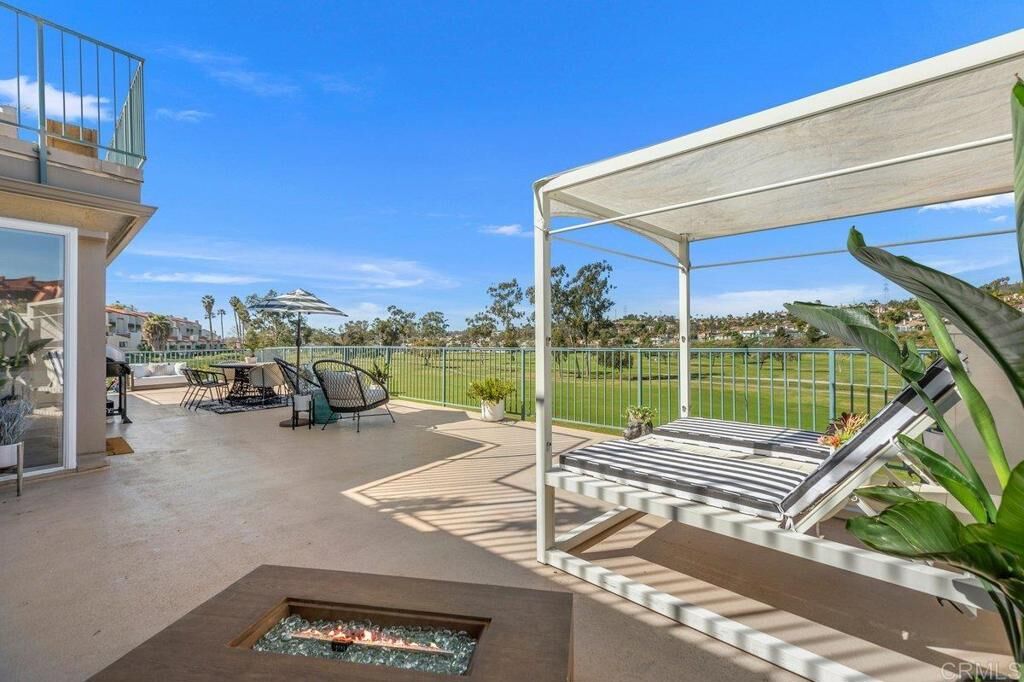 Property Photo:  2544 Navarra 12  CA 92009 