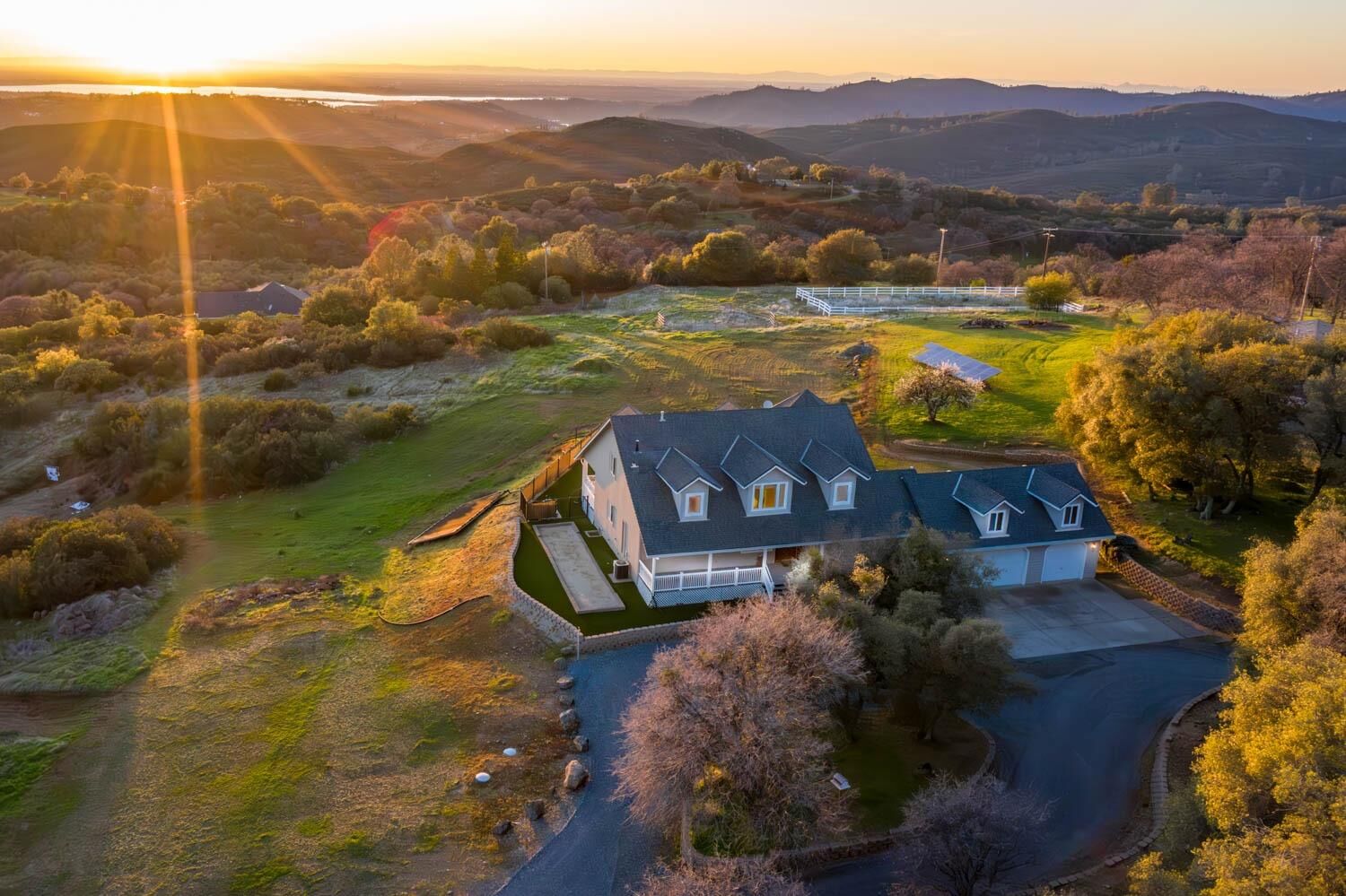 Property Photo: 2661 Mountain Oak CA 95672