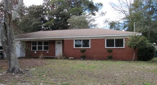 Property Photo: 25 Azalea Drive FL 32569