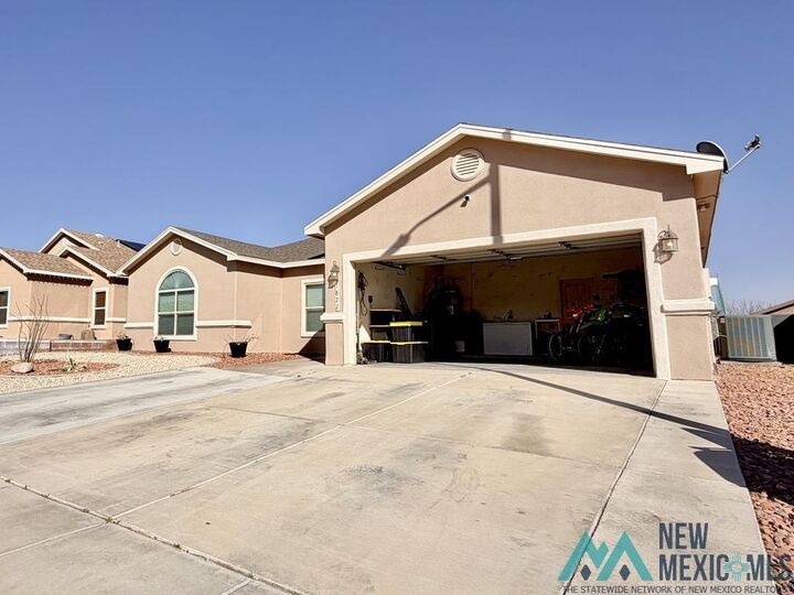Property Photo:  1822 Lanette Drive  NM 88220 