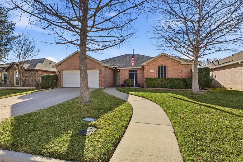 Property Photo:  8163 Berkshire Drive  TX 76137 