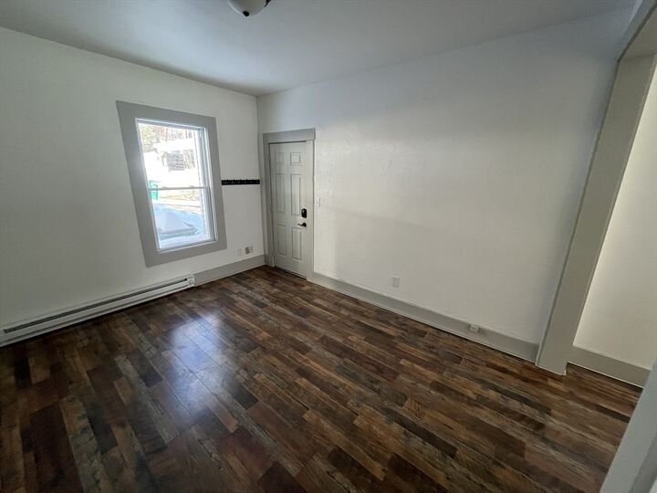 Property Photo:  40 Garnet Street 4  MA 01420 