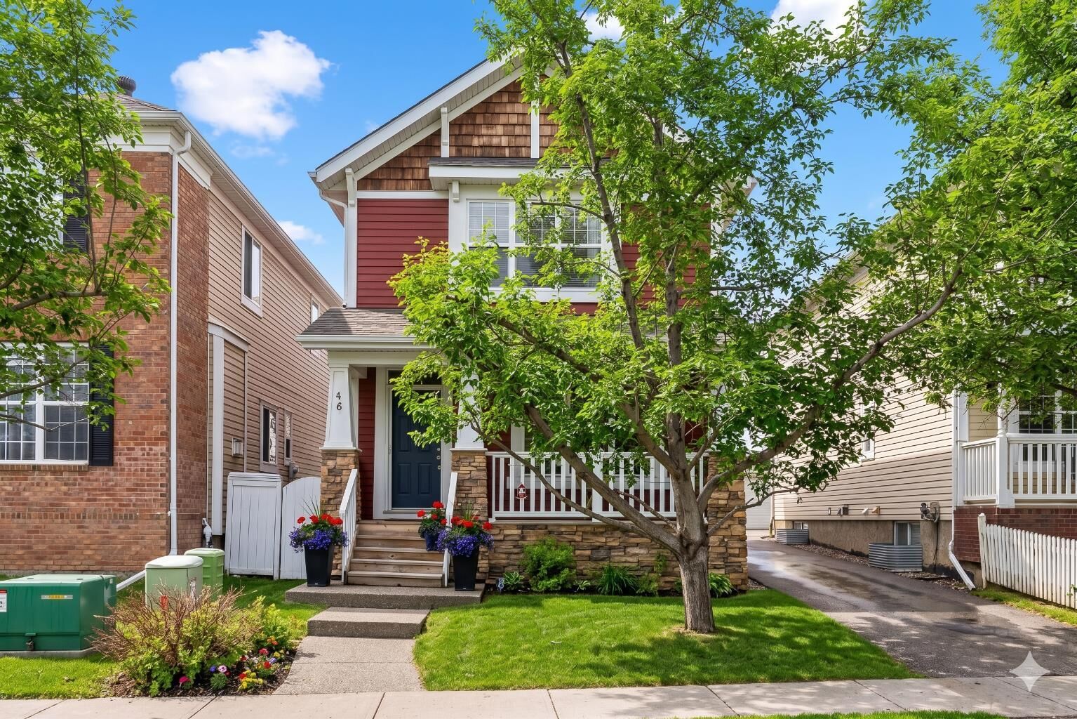 Property Photo:  78 Ypres Green SW  AB T2T 6M1 
