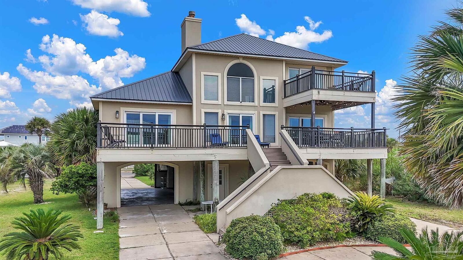 Property Photo:  706 Via Deluna Dr  FL 32561 