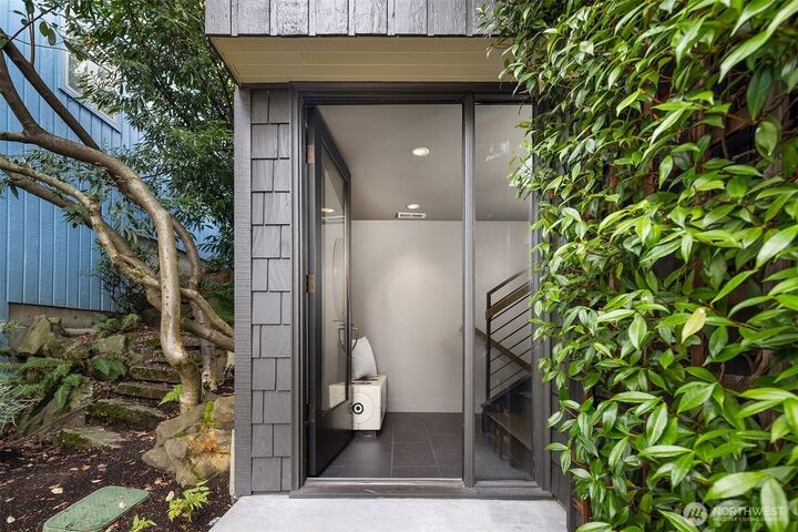 Property Photo:  7733  58th Avenue NE  WA 98115 