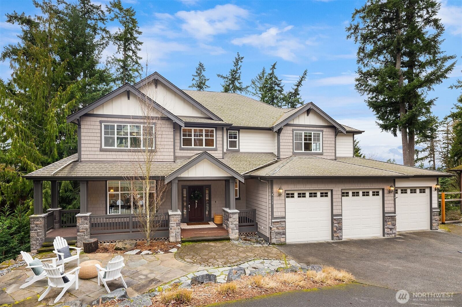 Property Photo:  111  210th Place NE  WA 98074 