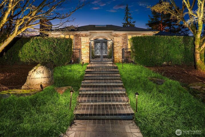 Property Photo:  854  Evergreen Point Road  WA 98039 