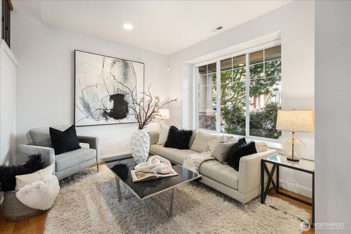 Property Photo:  22912 SE 43rd Drive  WA 98021 