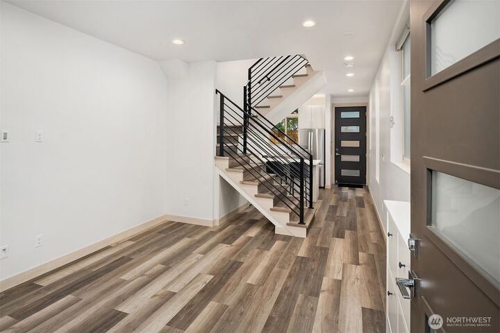 Property Photo:  5616  California Street SW C  WA 98136 