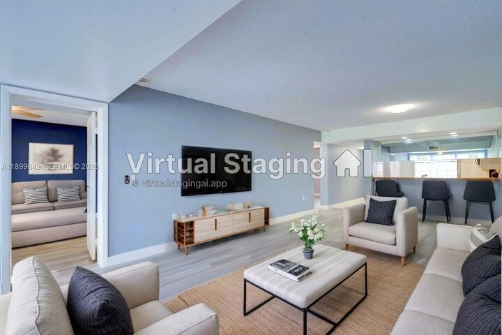 Property Photo:  6073 Balboa Circle 204  FL 33433 