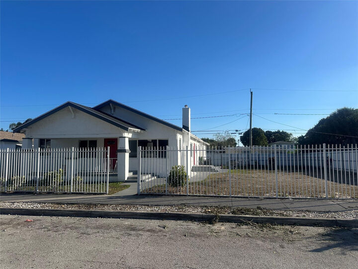 Property Photo:  1022 State Street  FL 33407 